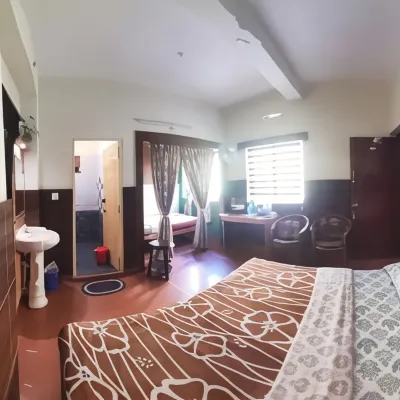 Greenview Holiday Inn Hotels near Munnar
