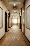 Altyn Adam Hotel - 停車場