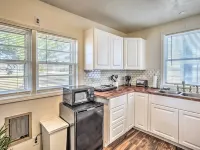 Charming Cottage with easy access to local attractions-pet and kid friendly Hotels in Dillon County