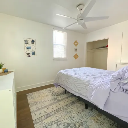 Luxury Spa Bathroom 2Br Walkable to Downtown
