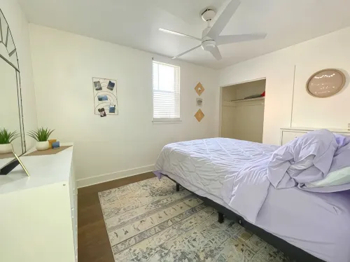 Luxury Spa Bathroom 2Br Walkable to Downtown