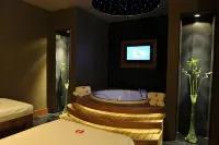 Ramada Plaza by Wyndham Antalya - Hot Tub