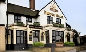Bridge Hotel