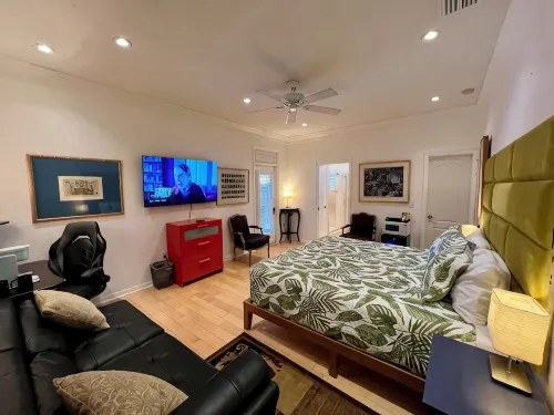 The Signature Orange Grove King Suite - Apartments