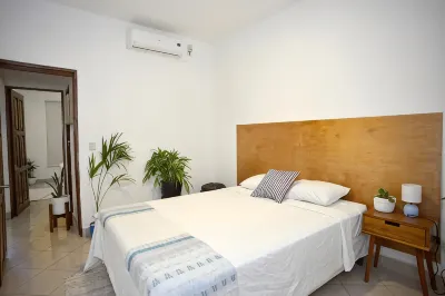 Double Queen Suite near La Calzada/lake +30MB wifi Hotels in 
