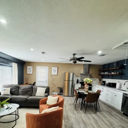 Stylish Cozy 2-bedroom Duplex  in enjoyable Stafford with WiFi, AC, Smart TVs