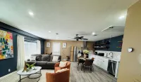 Stylish Cozy 2-bedroom Duplex  in enjoyable Stafford with WiFi, AC, Smart TVs