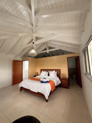 Villa Entièrement Rénovée Située au Centre Avec une Très Très Belle vue sur mer โรงแรมใน