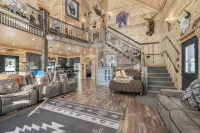 Bison Creek Lodge+WiFI+AC+10Miles2YNP - 4-Star