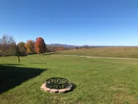 Spacious home with great views near Mountain Lake, Towanda Pa. - Homestays
