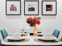 Highrise Skyline Spectacular View Luxury 2B2B1P Hotels in Box Hill