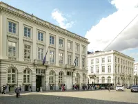 Alma Grand Place Hotel
