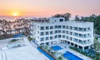 DONGHO BEACH HOTEL Hotels in 