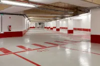 巴黎馬約門站萬豪AC飯店 - 停車場