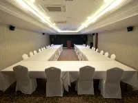 Arden Hill Resort & Golf Club Hoteles cerca de Catedral de la Trinidad