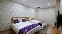 Qilong Express Hotel (Tumen's Second Department Store)