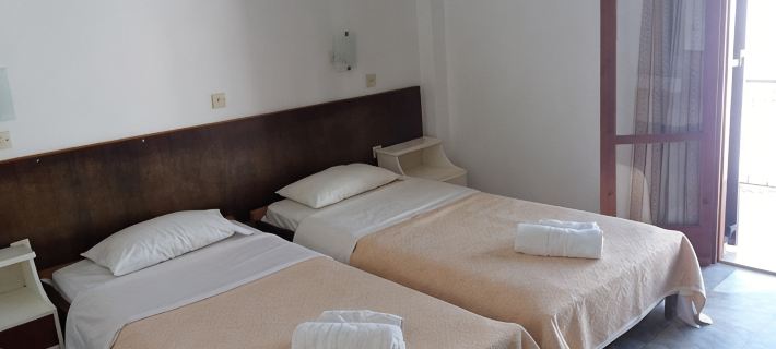 Harry's Bar & Apartments Hotels in Thinali