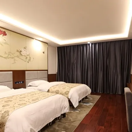 Pingbian Yinfeng Hotel