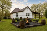 Railway Retreat Station Stay- Sleeps 9 Fifa World Cup 30 mi Away