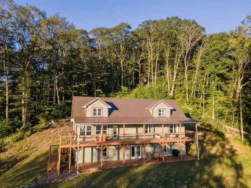 Modern 5Br/3 Bath 4000sq ft Escape, Movie Rm, 2 Decks, Grill, above Clouds Views