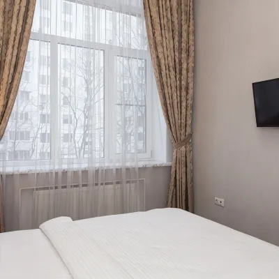 Hotel Brilliance Mini-Hotel โรงแรมใกล้สถานีพลาเนอร์นายา