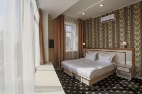 Ochagof Hotel