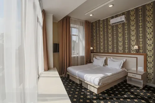 Ochagof Hotel