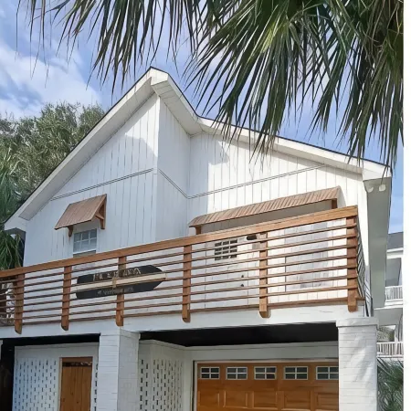 STEPS FROM BEACH The Surf Shack