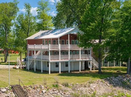 A Gem on the Beautiful Tennessee River: Perfect for gatherings and Retreats