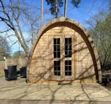 Mini hotel by the lake in the Mecklenburg Lake District, sleeping barrel
