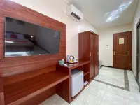 RedDoorz Plus @ edOtel Malang - 3 Yıldız