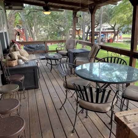 Beachy-Keen Cottage on Lake LBJ; Canoe, Kayaks, Slip, Pets welcome!