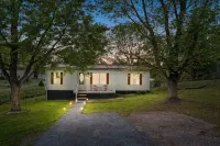 Charming 3 bedroom home minutes from NRG featuring a fire pit/outdoor games - Boutique