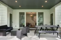 Architecturally designed  4 bedroom home walking distance to downtown Wayzata - Boutique