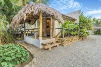 Casa Taina- 5 Bungalows, swimming pool- OCEANFRONT w/Butler and Chef โรงแรมใน