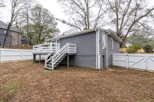 Stylish Retreat w/ Fire Pit & Porch - 무료 와이파이