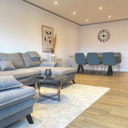 Comfortable 3-room apartment in the heart of the city - 81 m², WiFi & Netflix