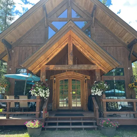 Convenient Location 2 Miles to Priest Lake for Families & Work-Cation Stays!