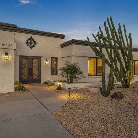 Modern and Classy 4 Bdrm N. Scottsdale Retreat!