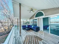 4-BR Lakefront Home with Amazing Views 斯坦利縣住宿飯店