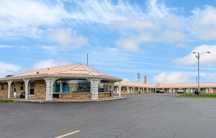 Highway Inn