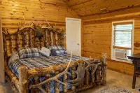Beautiful Private Updated Farmhouse - Homestays