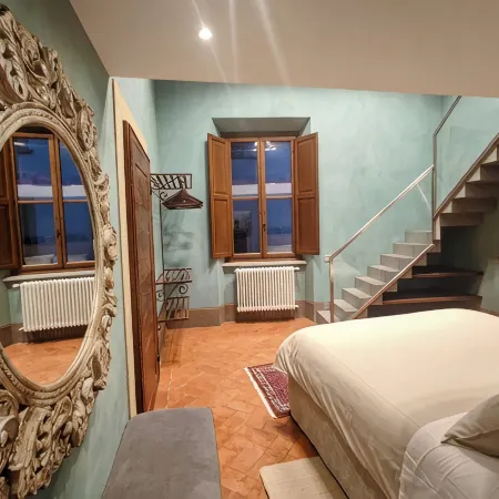 Historic Frescoed Apartment with garden in the center of Arezzo