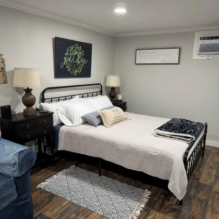 Unwind@839 says it all! Charming cottage in Lodi, a wine country destination.