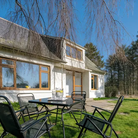 Kirktoun Cottage on Scottish Estate - open fire- enclosed garden- beaches -woods