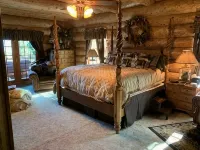 TN Mountain Lodge: sleeps 22+ lake, hikes, hot tub, Sauna