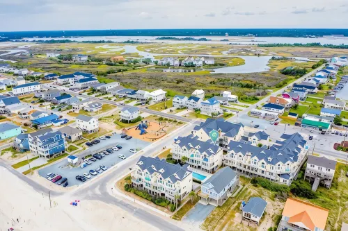 Ocean View, steps from sand, enjoy it all in your spacious 3-bedroom retreat - balcony