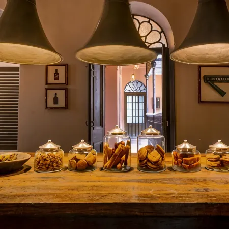 Calcutta Bungalow Отели рядом с достопримечательностью «Мост Хора»