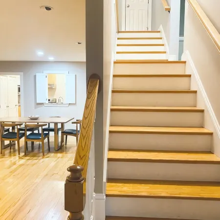 Downtown Kennebunk Home - Spacious! - Walk to area shops and restaurants!