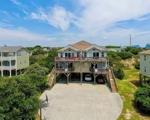 2nd Row. See/Hear the Ocean, 1 Min to the Surf. Flex Stays Available. Hotels in Emerald Isle
